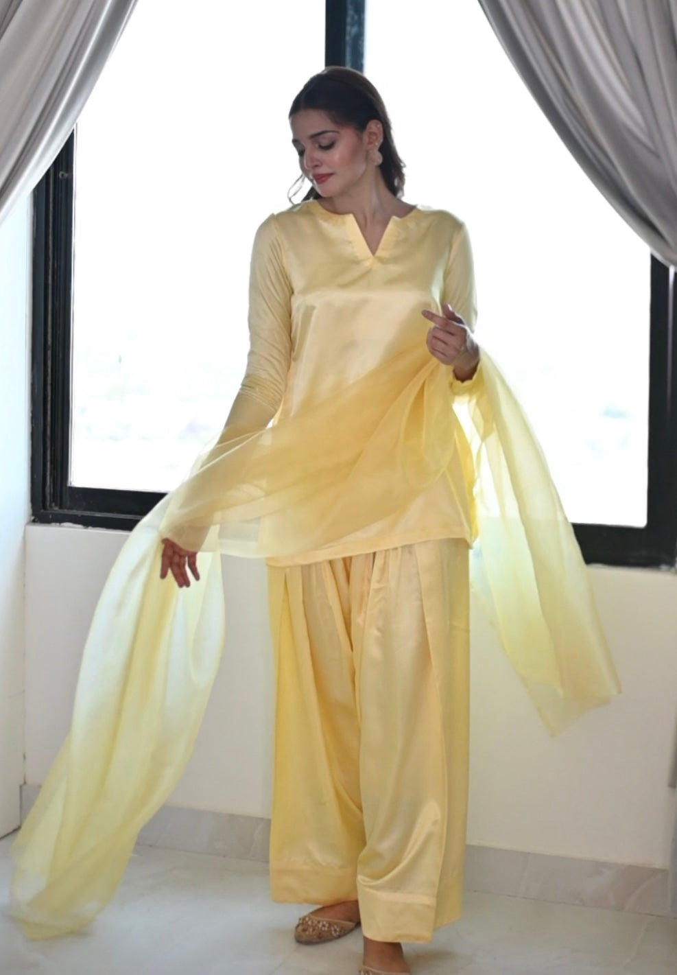 Crayola - Farshi Shalwar Suit