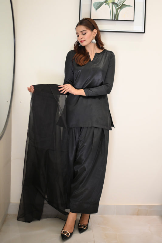 Mystic - Farshi Shalwar Suit